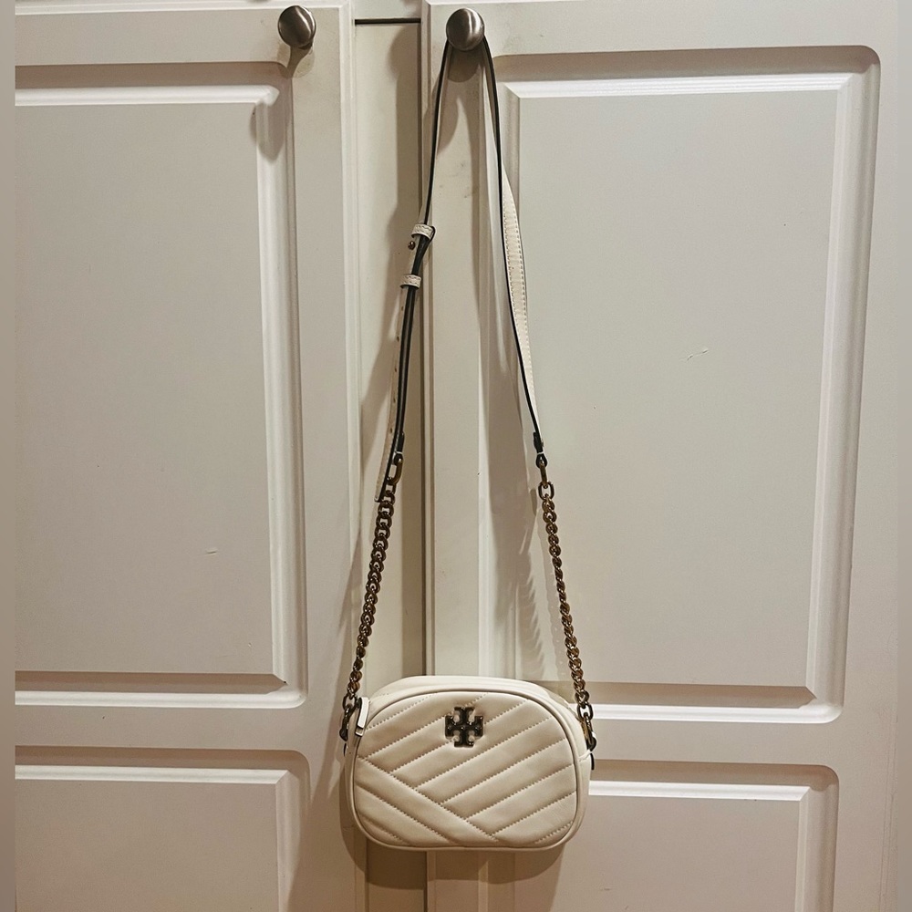 Tory Burch Kira Chevron Camera Bag, very good condition - Picture 3 of 11